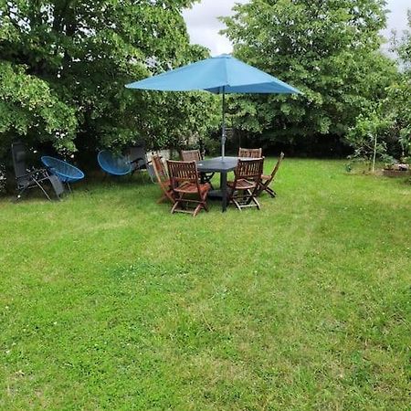 Maison Tout Confort Avec Piscine Saint-Benoit-du-Sault ภายนอก รูปภาพ